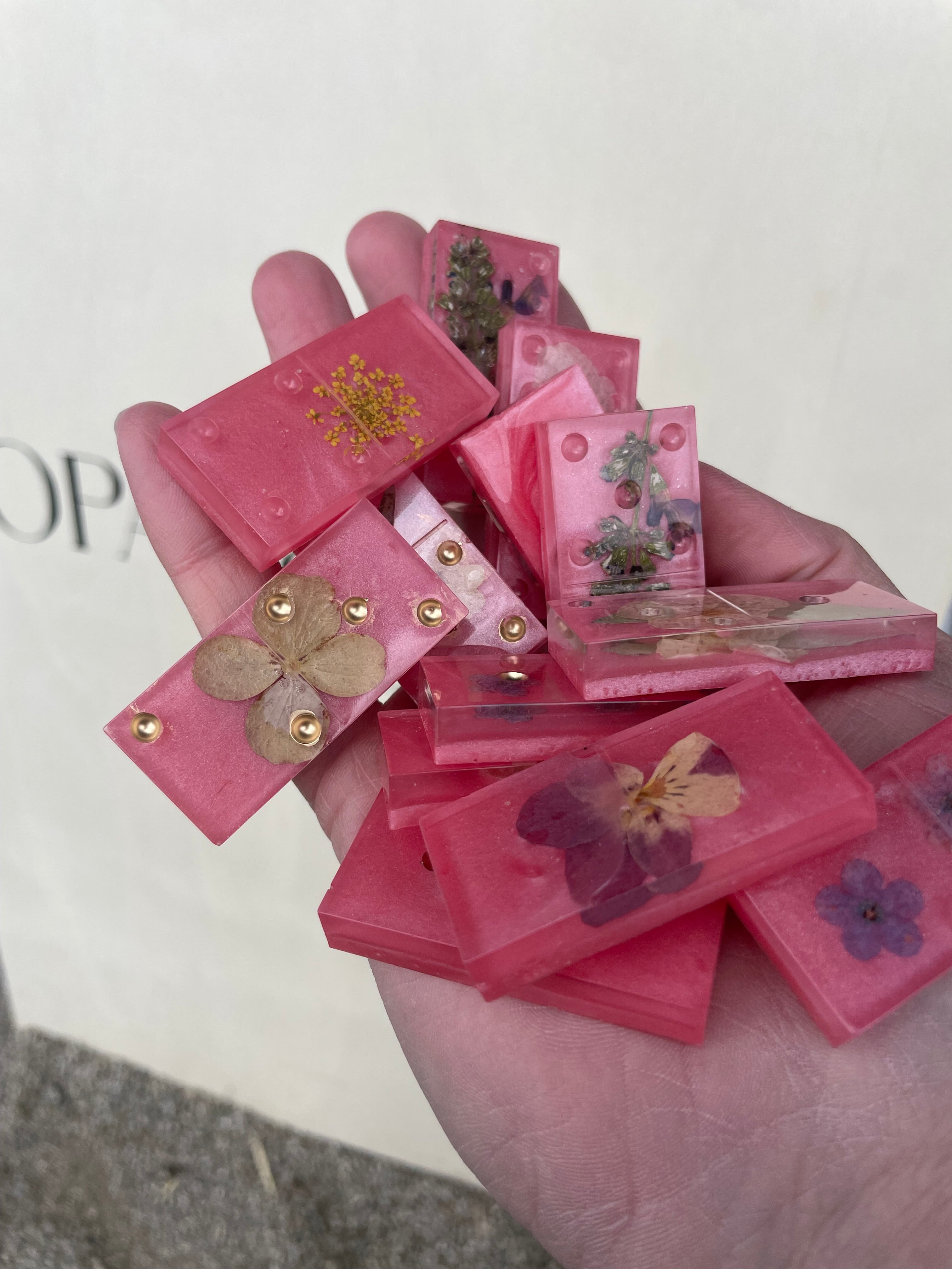Custom resin dominoes