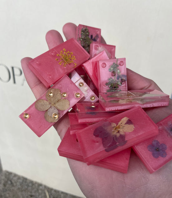 Custom resin dominoes